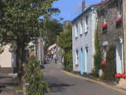 A typical narrow Padstow street